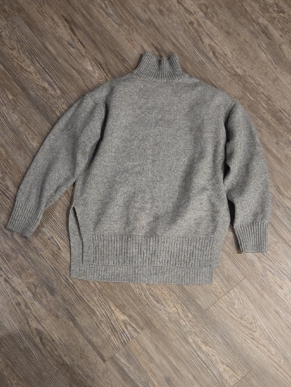 H&M Gray Ribbed Mock Neck Sweater